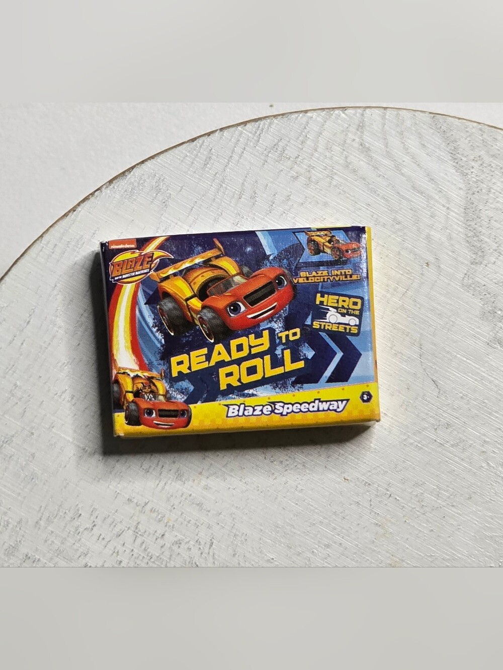 Zuru 5 Surprise Mini Brands Toys Series Ready to Roll Blaze Speedway -Read